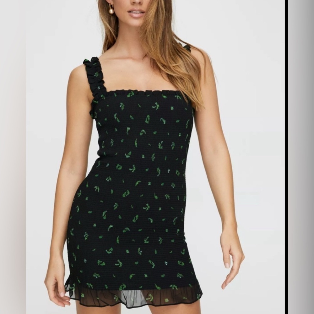 Aritzia Wilfred Luella Smocked‎ mini dress Small NWT leaf print black green